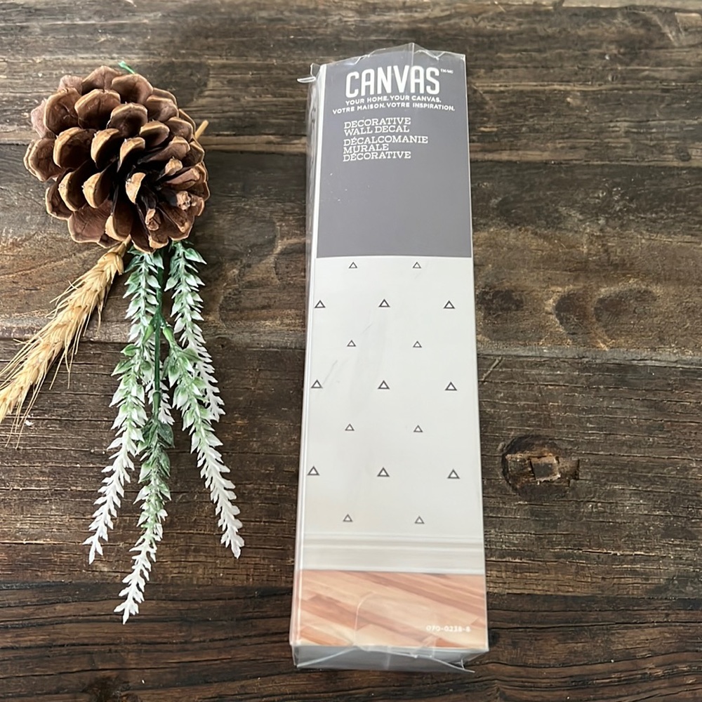 🎁 4/$25 - CANVAS Decorative geometric wall decals - NEW